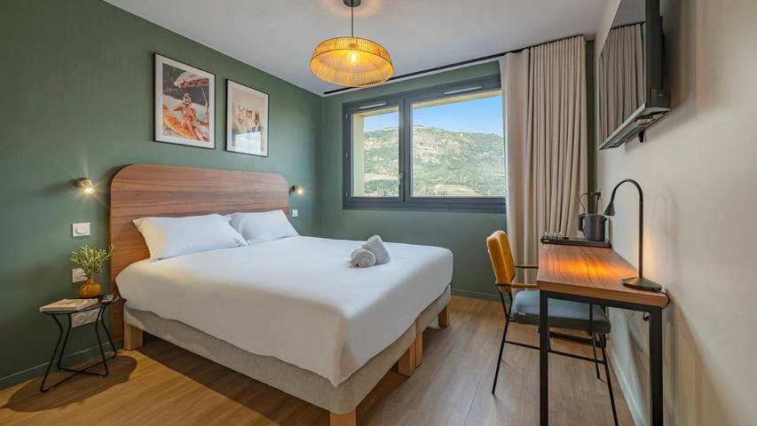 Hôtel pour 2 personnes, avec Terrasse et Jardin à Guilherand-Granges