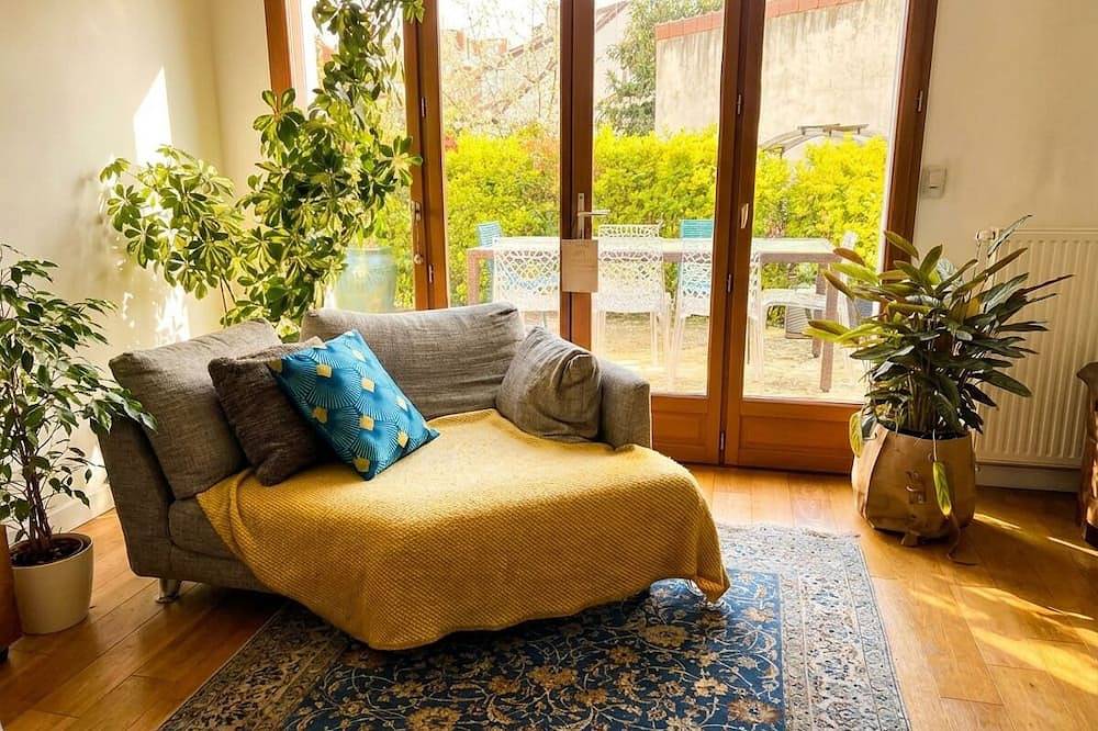 Maison familiale : jardin et trampoline, proche commerce et gare Porchefontaine in Versailles, Yvelines