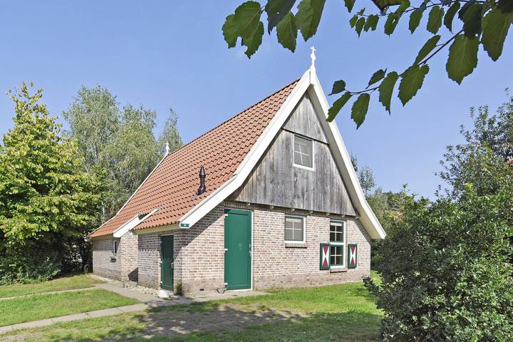 Bungalow für 4 Personen, mit Balkon/Terrasse und Terrasse - 1
