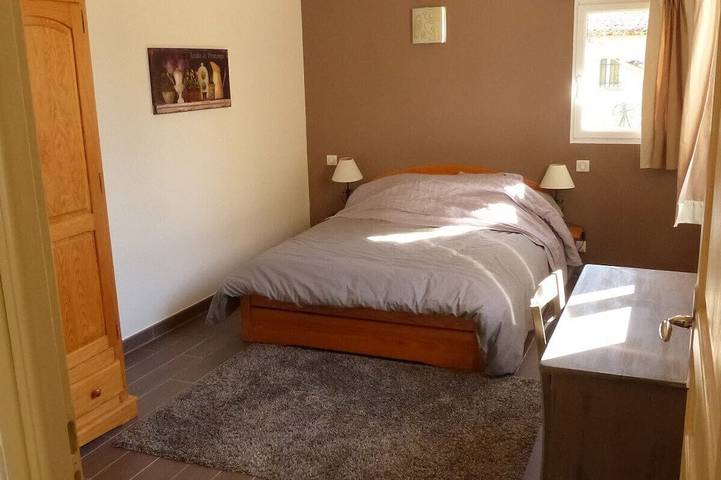 Schöne Villa klassifiziert 3 *, 60m², unabhängig, ruhig, bewaldet und geschlossenes Grundstück in Grasse, Mittelmeerküste (Frankreich)