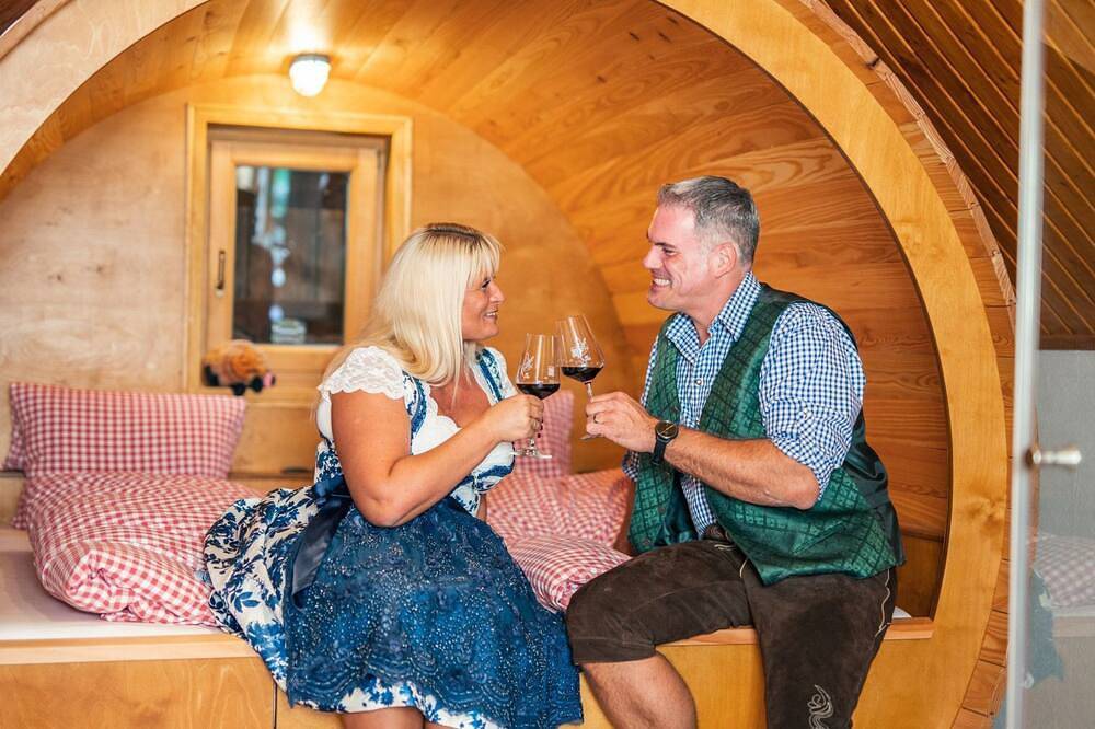 Weinfass-Chalet für 4 in Grub an der March in Grub an der March, Niederösterreich