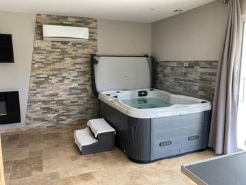 Gîte pour 2 personnes, avec vue et jardin ainsi que terrasse et sauna, animaux acceptés à Vinon-sur-Verdon