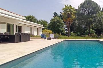 Cottage pour 10 personnes, avec jardin à Saint-Florent-des-Bois