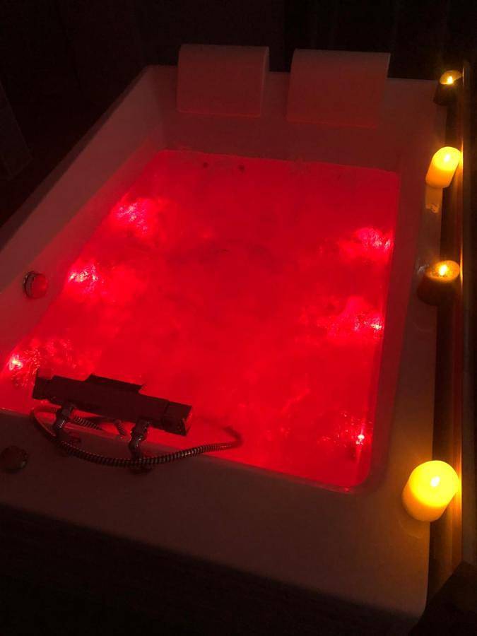 Hôtel pour 2 personnes, avec terrasse et jacuzzi à Crespin (Nord) - 2