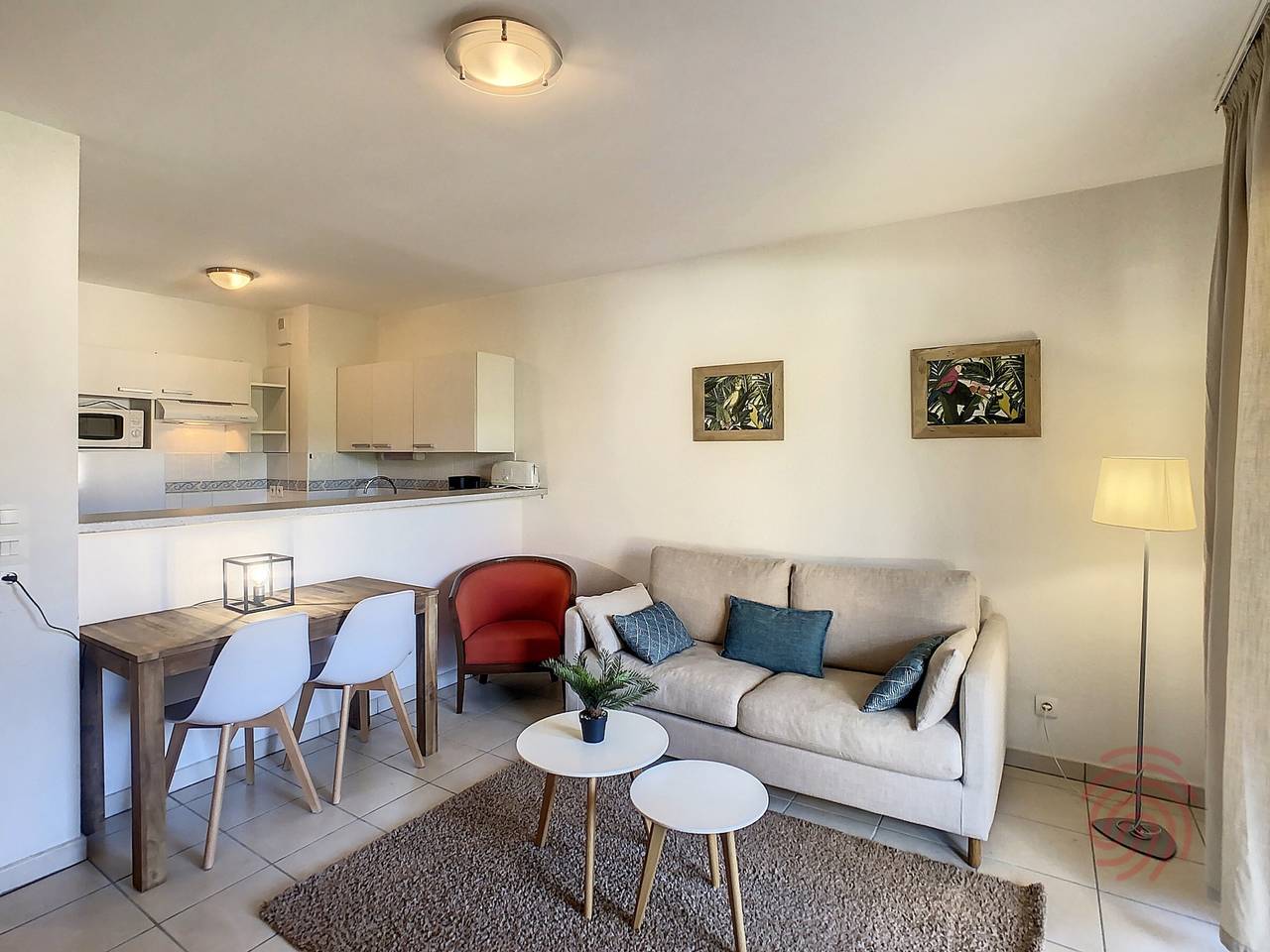 Appartement entier, Bel F2 climatisé avec terrasse, proche Thermes et centre-ville, animaux acceptés in Lamalou-les-Bains, Région de Béziers