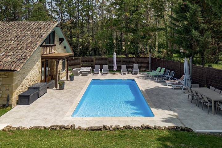 Location de vacances pour 2 personnes, avec Terrasse et Jardin ainsi que Piscine et Vue à Sérignac-Péboudou - 4