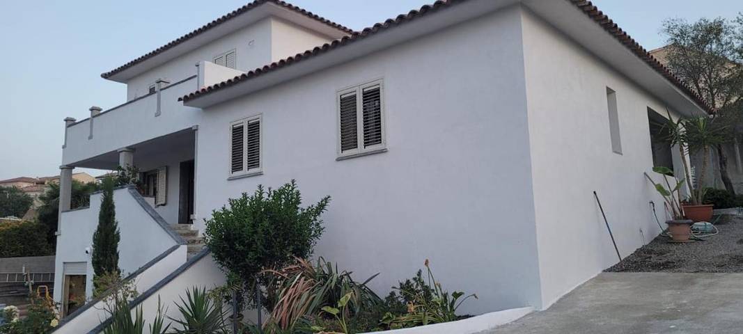 Location de vacances pour 5 personnes, avec vue ainsi que terrasse et piscine à Biguglia - 2