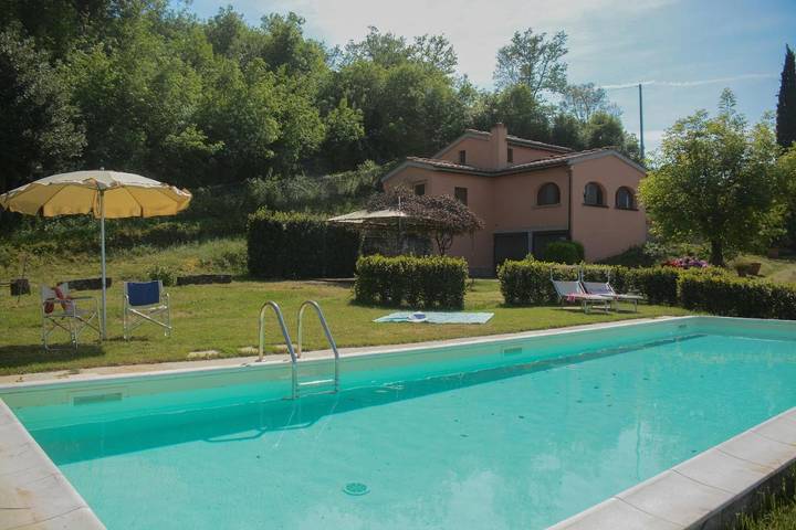 Agriturismo per 6 persone, con piscina e giardino nonché panorama in San Casciano in Val di Pesa