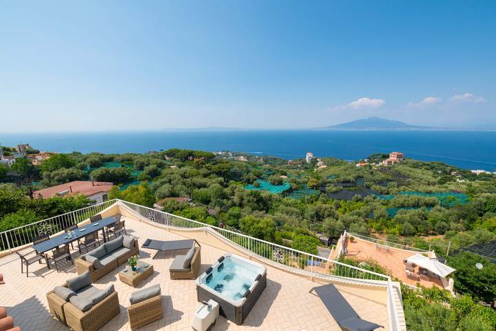 Location de vacances pour 10 personnes, avec jardin et vue sur l’océan à Sorrento - 2