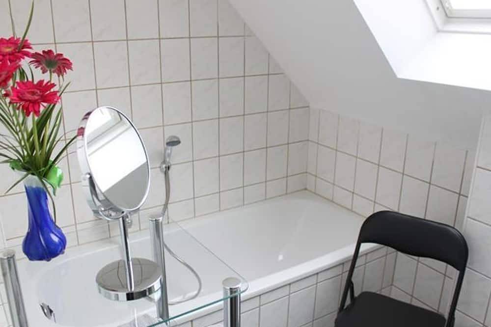 Ganze Wohnung, Albertus 6 - 1 Schlafzimmer - klimatisiert - Albertushaus in Speyer, Rheinebene