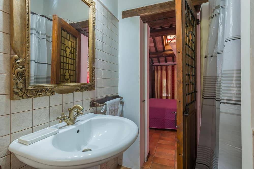 Casa Infinito 4 - Two Bedroom Villa, Sleeps 4 in Mogliano, Provincie Macerata