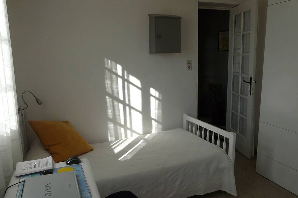 Im Herzen des Luberon, geräumige Villa mit privatem Pool und Whirlpool in Viens, Regionaler Naturpark Luberon