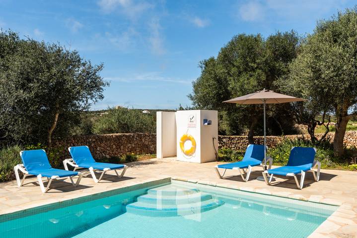 Location de vacances pour 6 personnes, avec terrasse et jardin à Cala en Blanes - 2