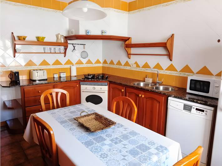 Casa de vacaciones para 18 personas, con balcón, Se admiten mascotas en Bajo Penedés - 2