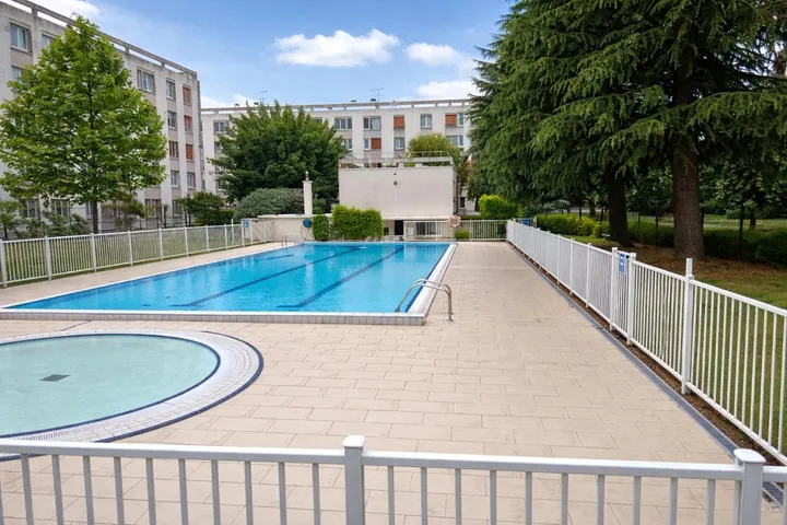 Apartamento de vacaciones para 6 personas, con piscina además de balcón y vistas - 1