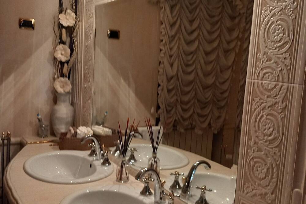 Villa Il Matto con piscina a sale, con spa e sauna in Arezzo, Provincia di Arezzo