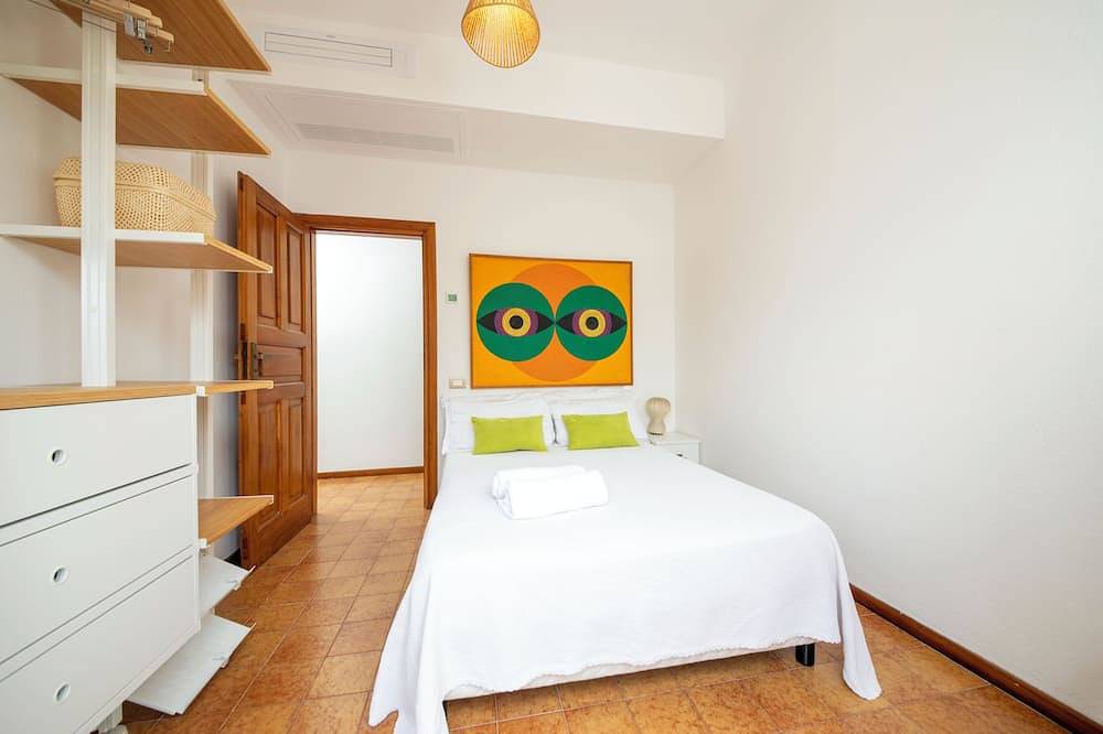 The Lauro Luxury Villa, garden, parking, in private area, close to the center in Ischia Cuidad, Ischia