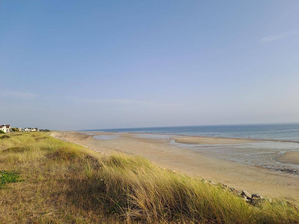 Sur les plages de Barneville-Carteret in Saint-Jean-de-la-Rivière, Côte de la Déroute