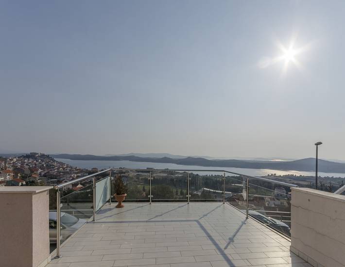 Ferienwohnung für 4 Personen, mit Balkon und Pool