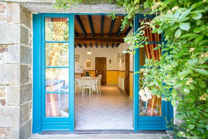 Location de vacances pour 7 personnes, avec vue et jardin à Parcé - 4