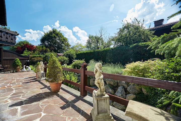 Ganze Ferienwohnung, Minerva - mit Garten u. Terrasse. Wohnen auf 2 Ebenen in Farchant, Bayerische Alpen