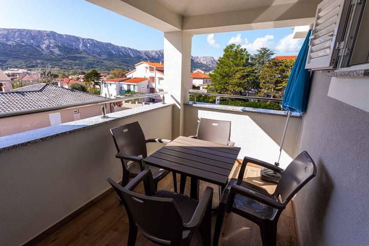 Ganze Ferienwohnung, Ferienwohnung mit Balkon und Klimaanlage in Vela plaža, Baska
