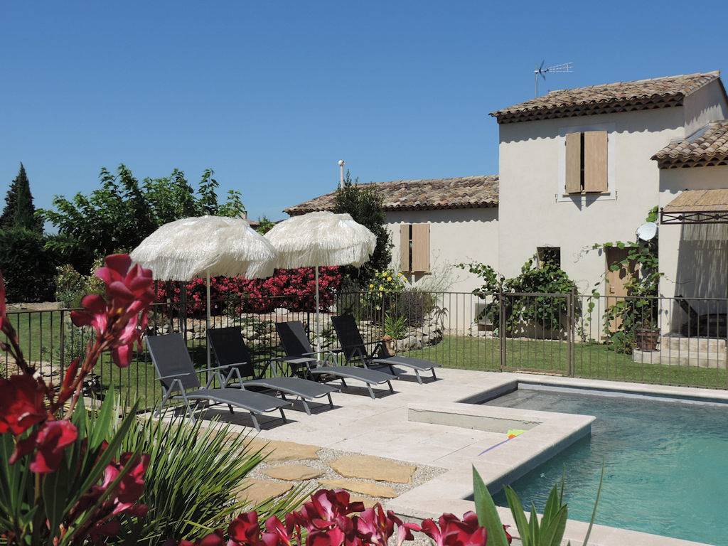 Gite 2 ch c'est libre, parking, wifi gratuits jardin Privatif in Cavaillon, Parc naturel régional du Luberon