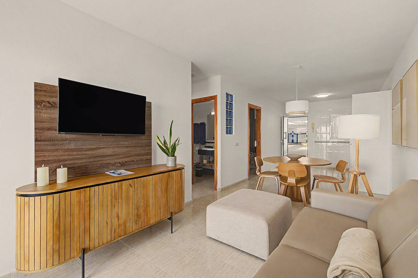 Ganze Wohnung, Ferienwohnung "Callao Beach 1" mit Meerblick, Terrasse & Wlan in Punta de las Mujeres, Haría