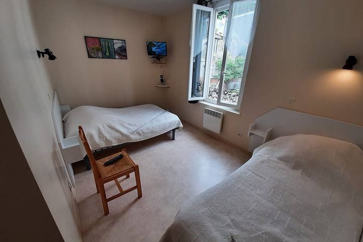 Appartement entier, Appartement F1 tout confort , en centre ville, proche des thermes. in La Bourboule, Parc naturel régional des Volcans d'Auvergne