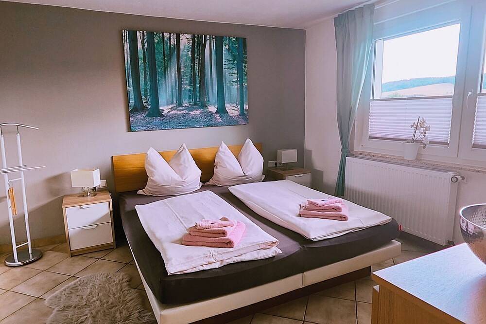 Ferienhaus am Rehberg Apartment Erdgeschoss Vier Pfoten in Wartburg, Wutha-Farnroda