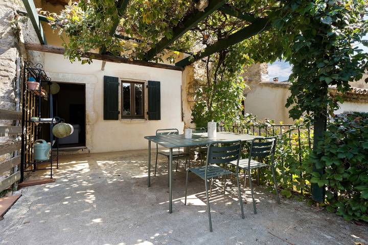 Casa di campagna 'Domaine L'Arbre D'Or' con piscina privata, Wi-Fi e aria condizionata in Saint-Michel-d'Euzet, Nimes e dintorni