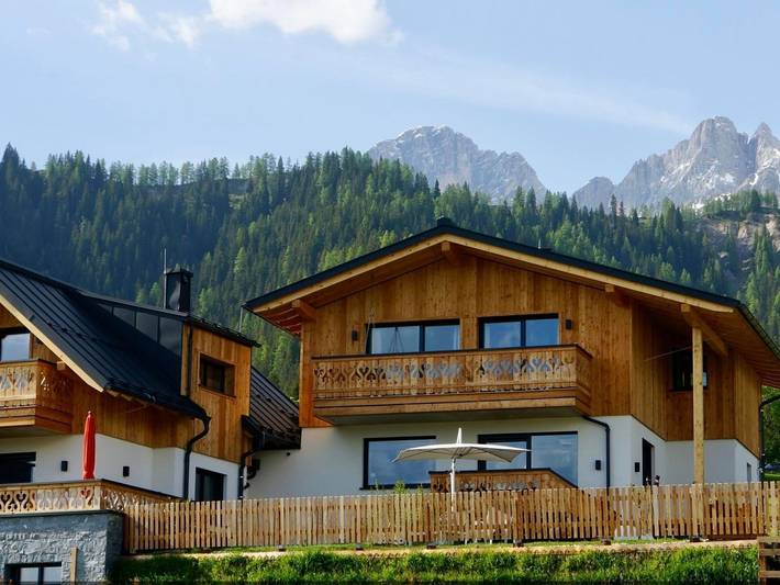 Ferienhaus für 6 Personen, mit Balkon und Sauna sowie Garten, kinderfreundlich in Ramsau am Dachstein