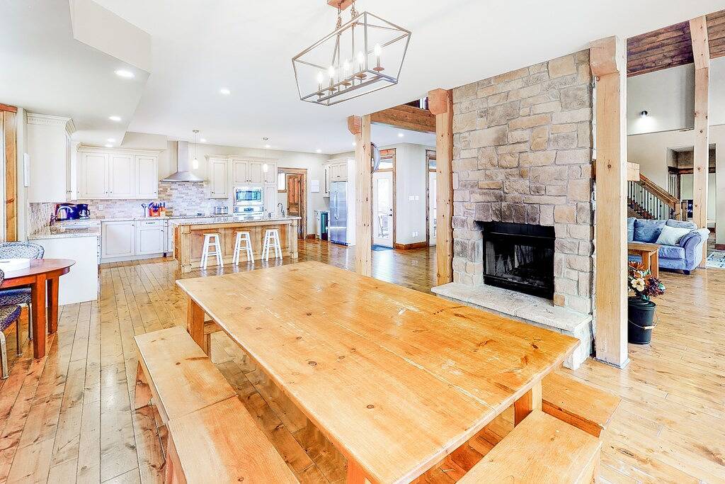 Chalet for 20 Guests in Blue Mountain (Ontario), Lake Huron ON