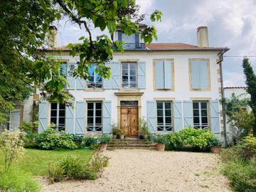 Cottage pour 10 personnes, avec jardin et vue, animaux acceptés à Miélan