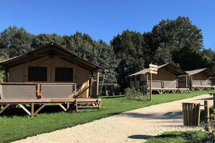 Mobil home pour 5 personnes à La Douze