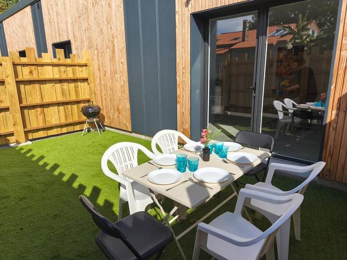 Location de vacances pour 8 personnes, avec vue et terrasse à Les Epesses