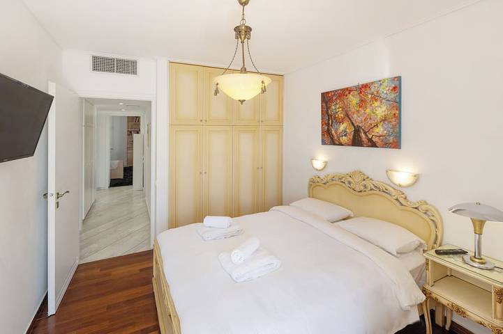 Entire apartment, Νice Sea View Elegant Apartment in Marina Floisvos in Athens, South section of Athens