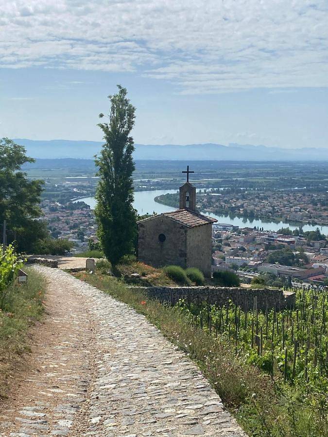 Appartement entier, One-Bedroom Apartment in Plats, Région de Tournon-sur-Rhône