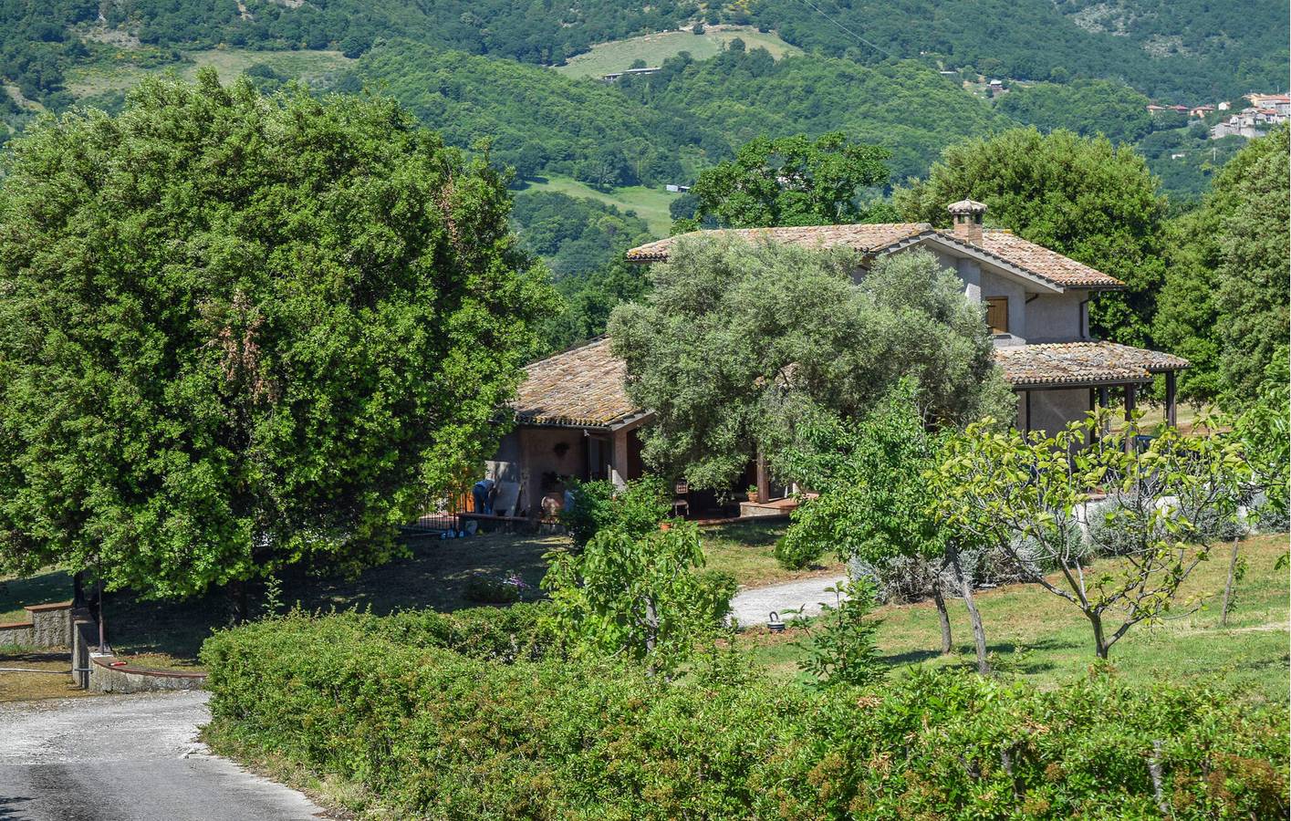 Gemütliche 2-Zimmer-Wohnung mit Pool und Garten in der Nähe des Stadtzentrums von Configni in Configni, Rieti Provinz