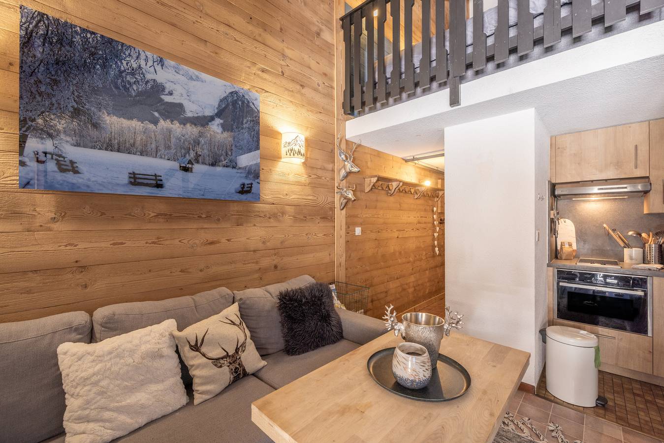Entire apartment, Apartment 'Appt Place De La Grenette-Immoclean' with Mountain View, Balcony and Air Conditioning in Samoëns, Bonneville region