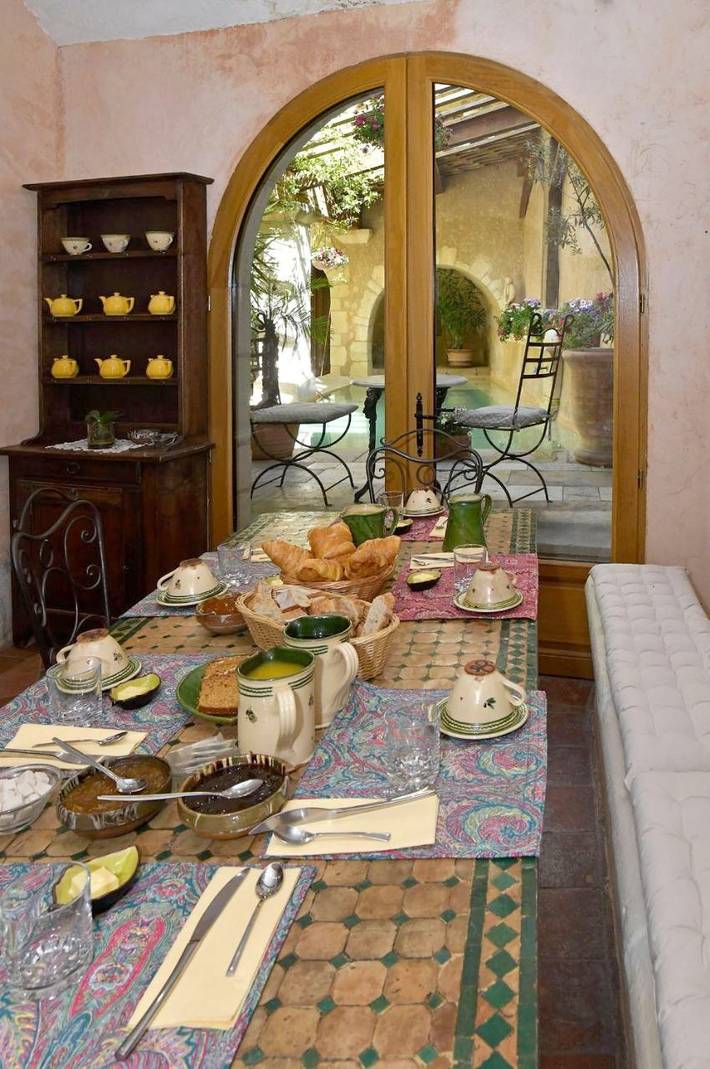 Chambre d’hôte pour 3 personnes, avec jacuzzi ainsi que jardin et piscine à Marseille - 4