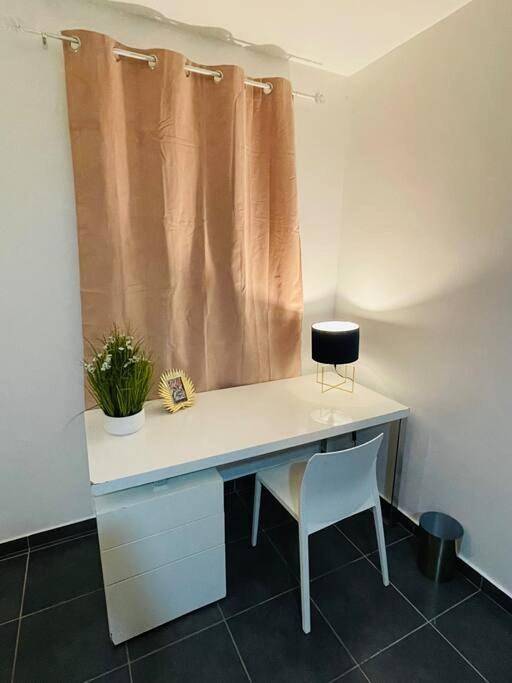 Location de vacances pour 2 personnes, avec terrasse dans Plage de Montabo - 2