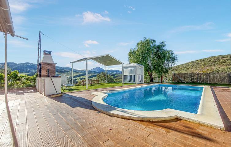 Location de vacances pour 10 personnes, avec jardin ainsi que piscine et terrasse, animaux acceptés à Olvera - 3