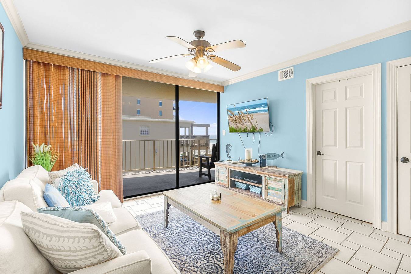 Entire apartment, Gulf Village 214- Close to the Hangout beachfront in Gulf Shores, Mobile Bay
