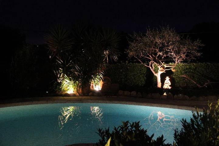 Location de vacances pour 4 personnes, avec jardin et vue ainsi que piscine et bassin pour enfant à Peymeinade - 2