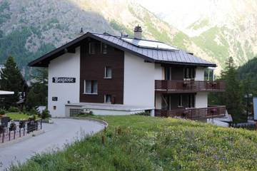 Vacation Apartment for 5 Guests in Saas-Fee, Monte Rosa Massiv, Picture 1