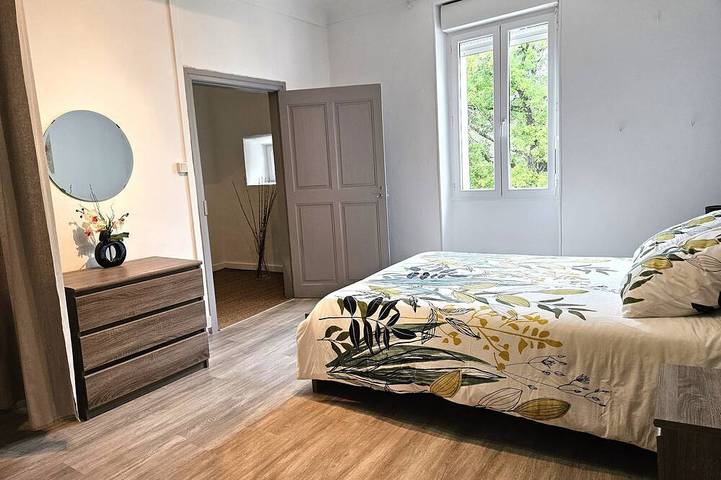 Gîte pour 8 personnes, avec jardin et terrasse à Grillon - 2