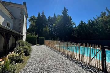 Gîte pour 14 personnes, avec terrasse ainsi que jacuzzi et jardin à Sore