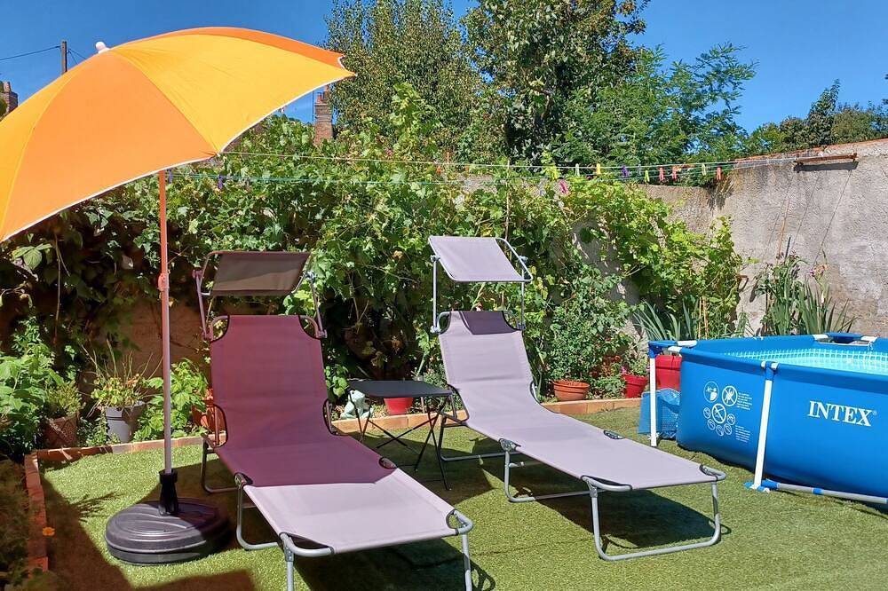 Maisonnette dans un jardin in Château-Renault, Région de Tours