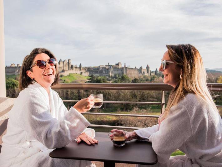 Hôtel pour 2 personnes, avec piscine ainsi que terrasse et vue, animaux acceptés